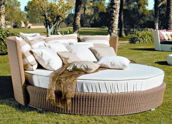 Outdoor Chaise Lounge