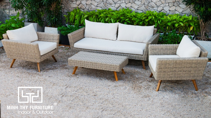 MAN-MADE WICKER FOR YOUR OUTDOOR SPACE